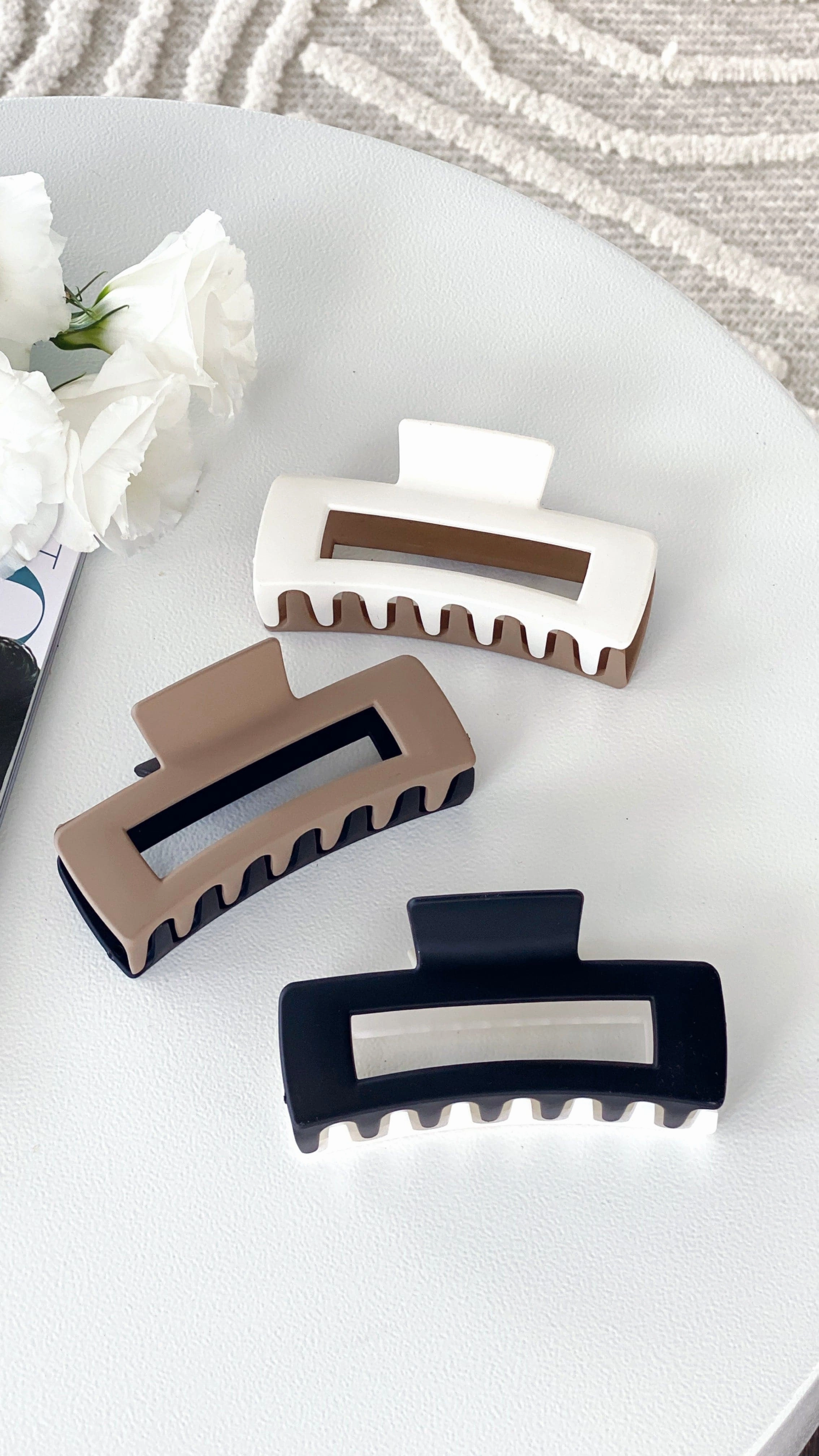 Lily Two Tone Rectangle Clip - White/Tan